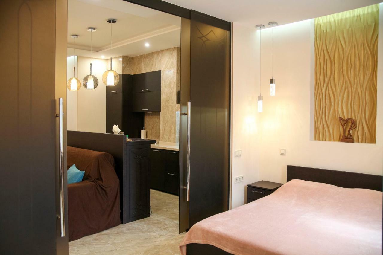 Apartment Luxe Paris Odessa Buitenkant foto